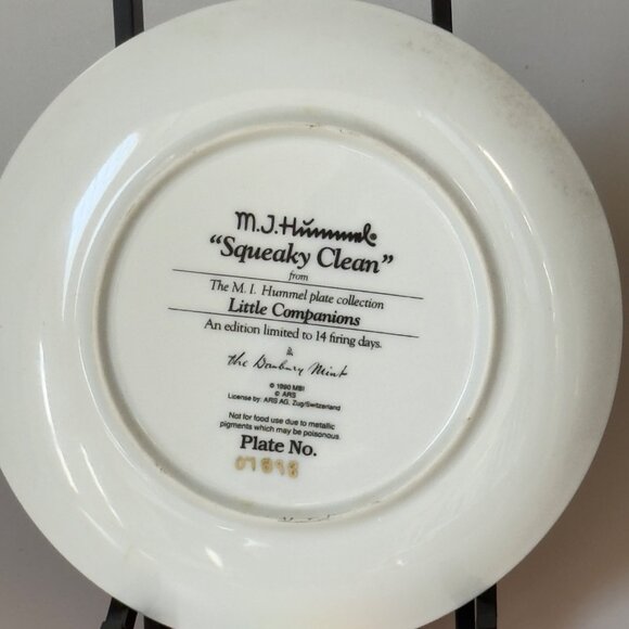M.J. Hummel "Squeaky Clean" Limited Edition Collector Plate - Picture 2 of 10
